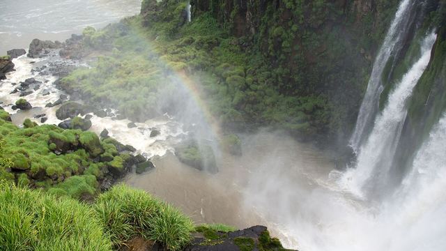 The wide Iguaçu falls seen from the Brazilian side